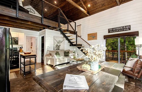 Newnata Cabina | Luxury Lakefront Cabin