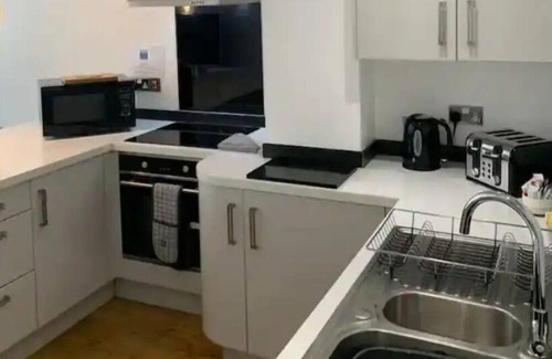 Leigh Apartamento | Immaculate 2-Bed Apartment in Leigh