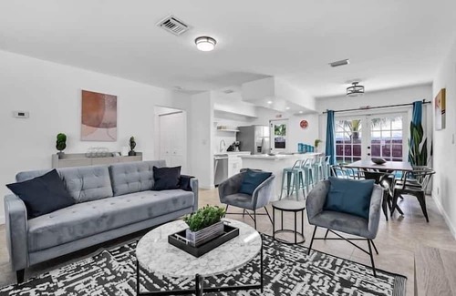 West Hollywood Apartamento | 3 Bedroom 731645 by Houzlet