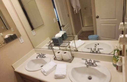 Merced County Casa | “Family Friendly ~ Pet Friendly ~ GYM ~ Safe Location”