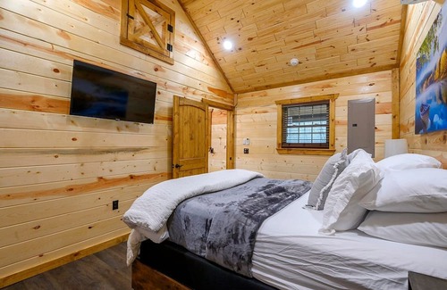 Smithville Cabina | Homey 2 BR Cabin