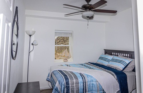 Kansas City Casa | 10 minutes to Kansas City downtown! Family size cabin, with game room & deck