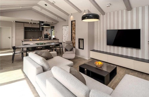 Kadumi Casa | Villa Ursaria, gorgeous villa for 8 guests with heated pool and wellness only 6 km from of Porec and