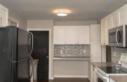 London Casa | Room in London, ON