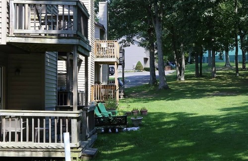 Cheat Lake Casa | Morgantown 2BR with Stunning Views