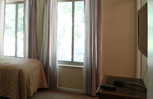 Cheat Lake Casa | Morgantown 2BR with Stunning Views