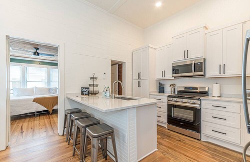 New Braunfels Casa | Fully-restored 1850s German Home in Downtown New Braunfels - B