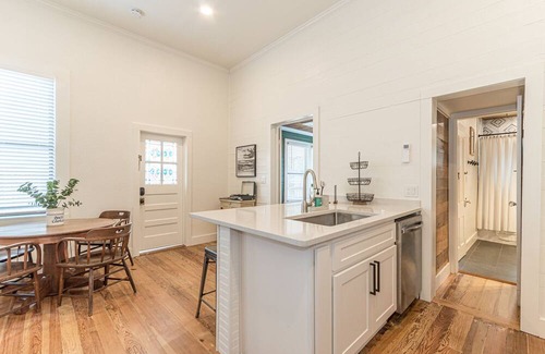 New Braunfels Casa | Fully-restored 1850s German Home in Downtown New Braunfels - B
