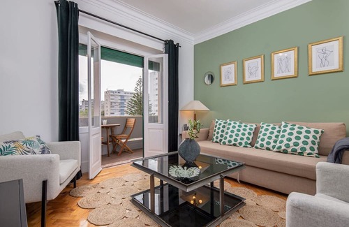 Alvalade Apartamento | Classy 4BDR Apartment W/ Balcony by LovelyStay