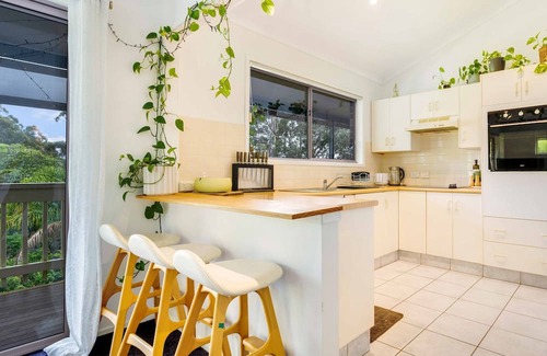 Ocean Shores Casa | Warrambool - Spacious Coastal home with Ocean views.