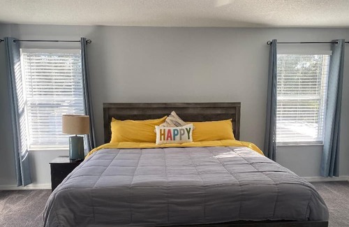 Legacy Park Casa | BEAUTIFUL 4 BEDROOM HOME 10min FROM DISNEY W/ HEATED SPA