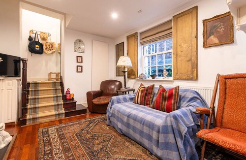 Hampstead Casa | Character Cottage In Historic Hampstead