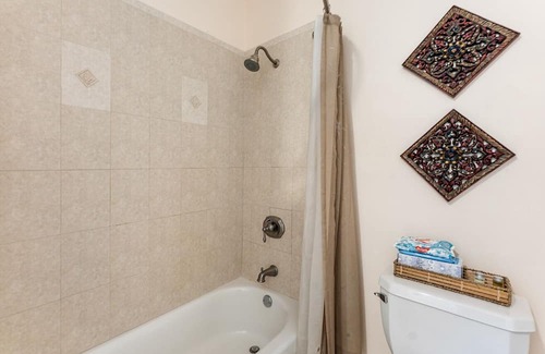 Southwest Ranches Villa | Beautiful Spacious 3 bed Home on an acre lot in South Florida