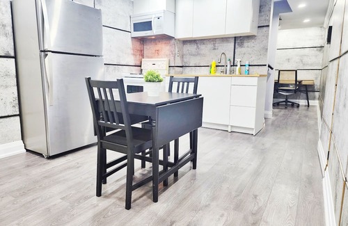 Halton Regional Municipality Apartamento | Newly Crafted Modern 1BR+Den Haven