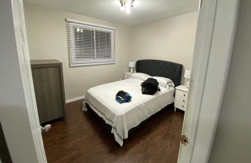 London Casa | Room in London, ON