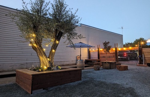 Placerville Apartamento | #3 Ore Room Harper Inn · Restored 1940 Motel Full Kitchen w/ Free Bikes