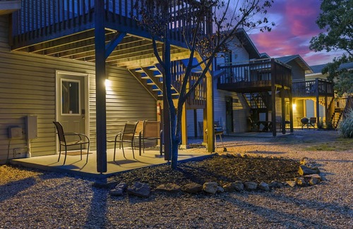 Indian Point Casa | Luxury Lake Lodge 51 - Near Silver Dollar City!