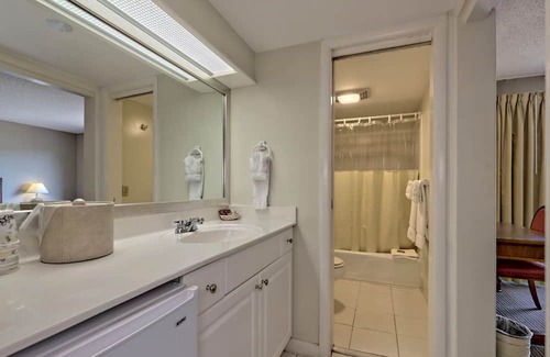 Clayton Condominio | KW_208 Two Queen Unit