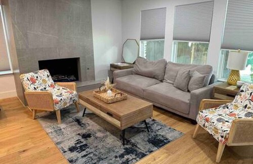 McNeil Casa | Sleeps 12, Fast Wi-Fi, EV Charger, Remote Worker