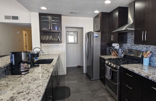 Rio Rancho Casa | BIG SKY with Balloon & Mountain Views - Private Home 3BD 2BA