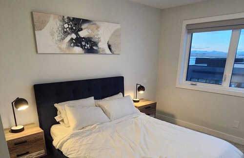 Calgary Casa | This townhouse is a 3 bedroom(s), 2.5 bathrooms, located in Calgary, Alberta.