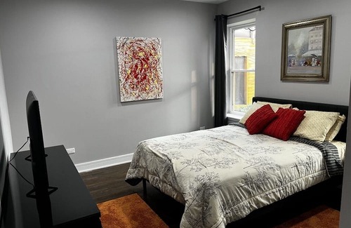 North Kenwood Condominio | 5 minutes to lake front and hyde park community, Very warm and quiet building !