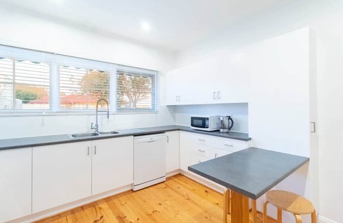 West Beach Casa | West Beach Hideaway A Relaxed Coastal Locale
