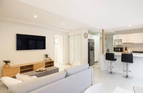 Sunnybank Apartamento | Entire 1 Bedroom Place, Restaurants and Train! 21441O