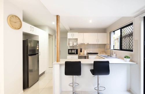 Sunnybank Apartamento | Entire 1 Bedroom Place, Restaurants and Train! 21441O