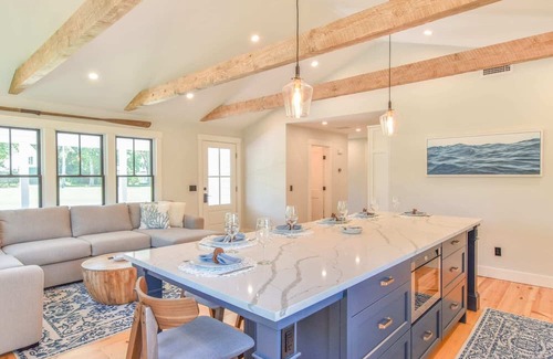 Harwich Center Casa | Renovated Kitchen, 2 Miles to Nantucket Sound!