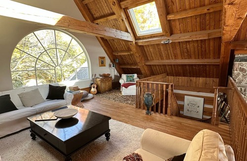 Innisfil Cabaña | Architectural Log House on Lake Simcoe!