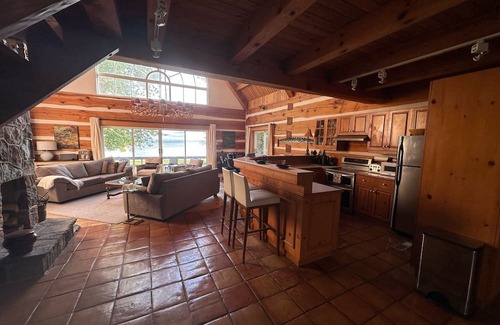 Innisfil Cabaña | Architectural Log House on Lake Simcoe!