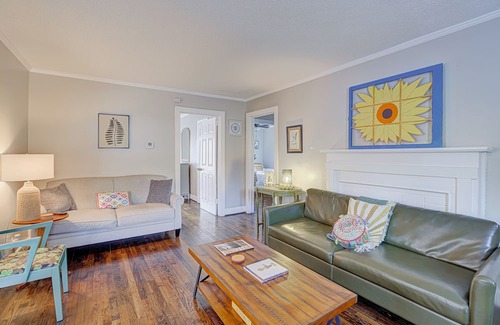 Crestline Heights Casa | Quiet comfy home at foot of Ruffner Mtn - 5 mins to airport, 15 mins to downtown