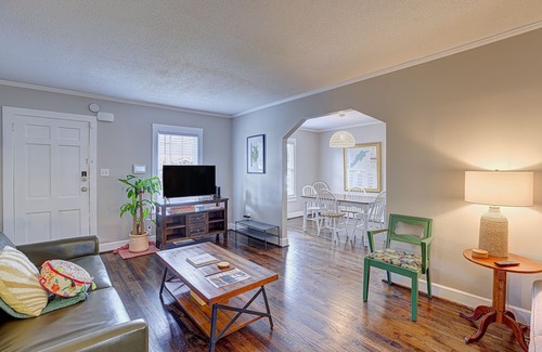 Crestline Heights Casa | Quiet comfy home at foot of Ruffner Mtn - 5 mins to airport, 15 mins to downtown