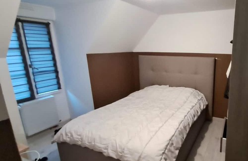 La Chapelle-en-Serval Casa | Homerez - Beautiful house for 6 ppl. with swimming-pool at La Chapelle-en-Serval