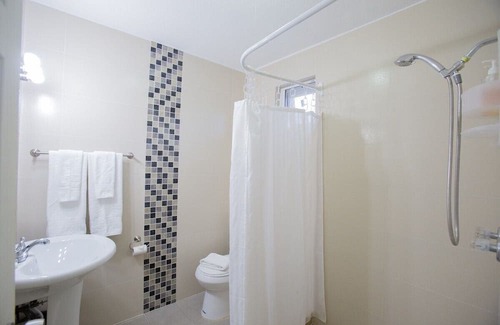 Tamuning Apartamento | Beachfront Studio - Unit 206 Ocean Villa