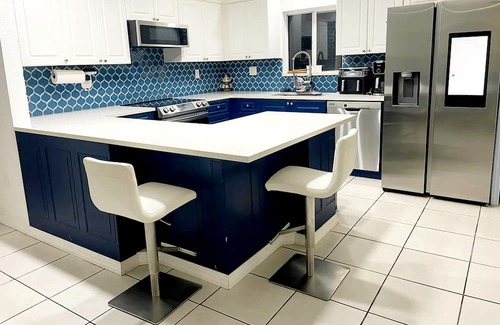 Florida City Casa | Serenity, Private Room: Desk & Gym + Free Parking