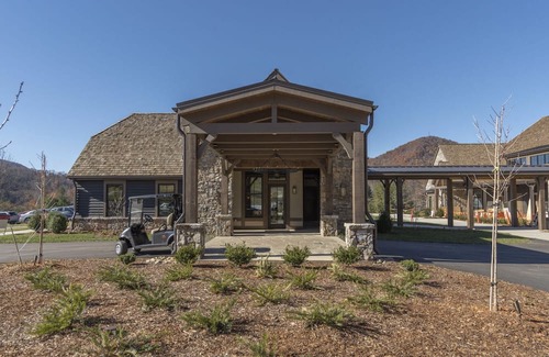 Canton Casa | Tree House 5 at Springdale: Resort Home with Golf and Pool Access!