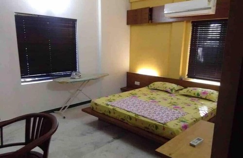Besant Nagar Apartamento | Besant Nagar, Fully Furnished Accommodates 6 adults-Wireless Internet ready