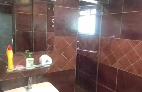 Besant Nagar Apartamento | Besant Nagar, Fully Furnished Accommodates 6 adults-Wireless Internet ready
