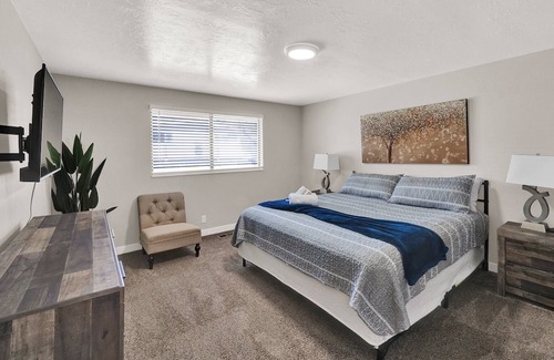 Canyon Rim Casa | New Listing! Comfy, Convenient, Clean, SHOP, SKI, DINE, HIKE, Free Ski Rental & Activities Included!