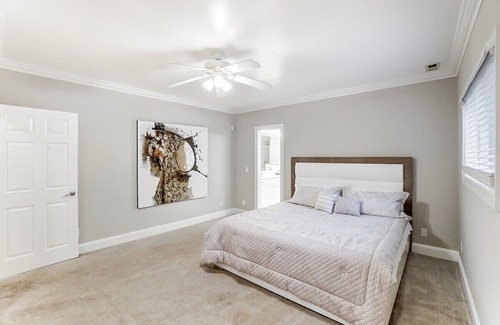 Wessex Square Casa | Uptown Luxe w/ King Suite & Hot Tub | Sleeps 20+