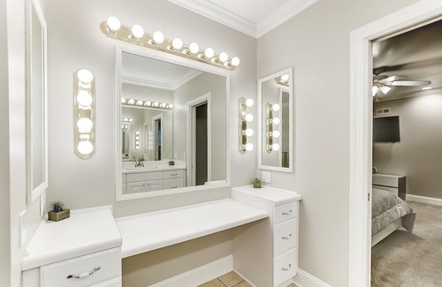 Wessex Square Casa | Uptown Luxe w/ King Suite & Hot Tub | Sleeps 20+