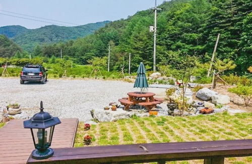 Wonju Casa | Wonju Gamaksan Hwangtobang Pension