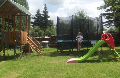 Ruppersdorf Condominio | Beautiful 4-bed room *, wheelchair accessible, accommodation in the middle of the garden,