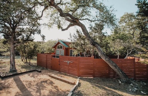 Austin Casa | Fox Tiny Home - The Cabins at Rim Rock