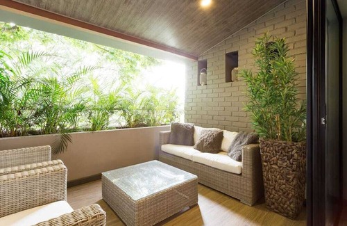 La Florida Apartamento | The Belmonte Penthouse | Daily Clean | Bfast | Sound System | Dimmable Lights