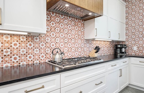 New Braunfels Casa | Porter Haus at Camp Warnecke*Direct Comal River Access*Walk to Downtown NB
