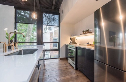 Downtown Apartamento | This serviced apartment is a 2 bedroom(s), 2 bathrooms, located in Lexington, KY.