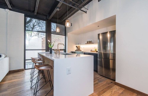 Downtown Apartamento | This serviced apartment is a 2 bedroom(s), 2 bathrooms, located in Lexington, KY.